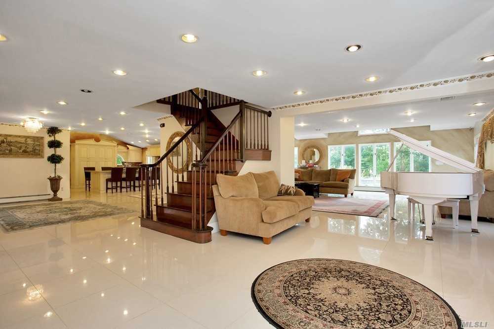 22 Mike Ln - Photo 3 of 18