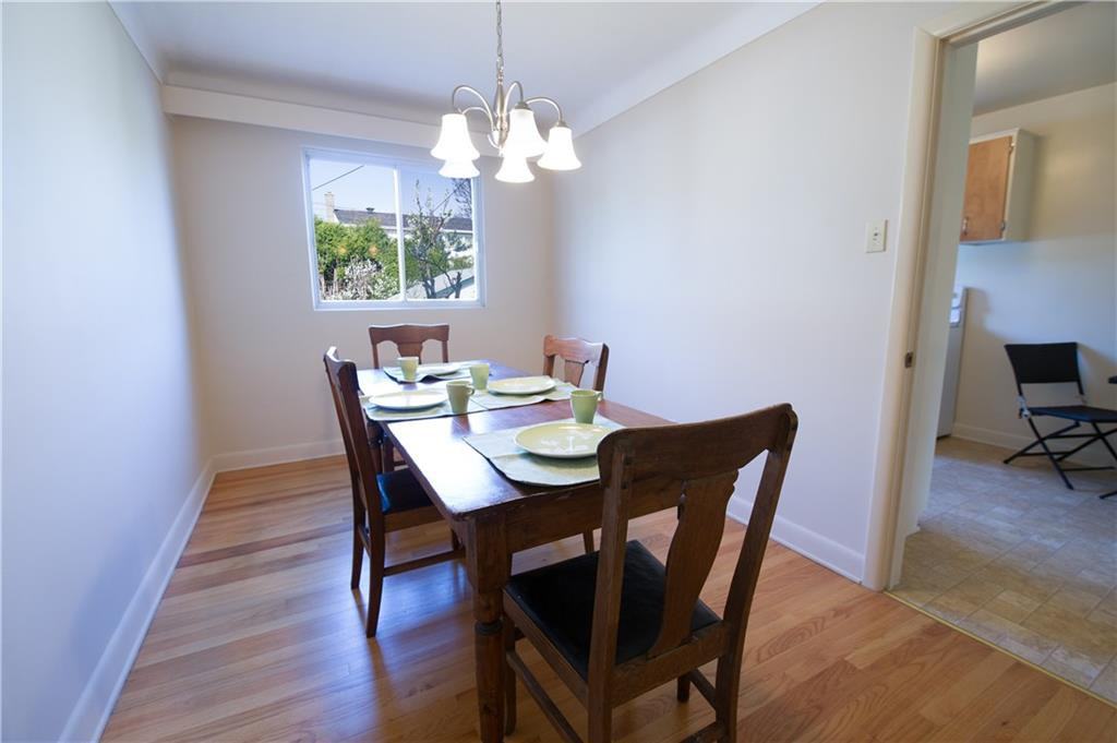 1006 Riddell Avenue South - Photo 3 of 16