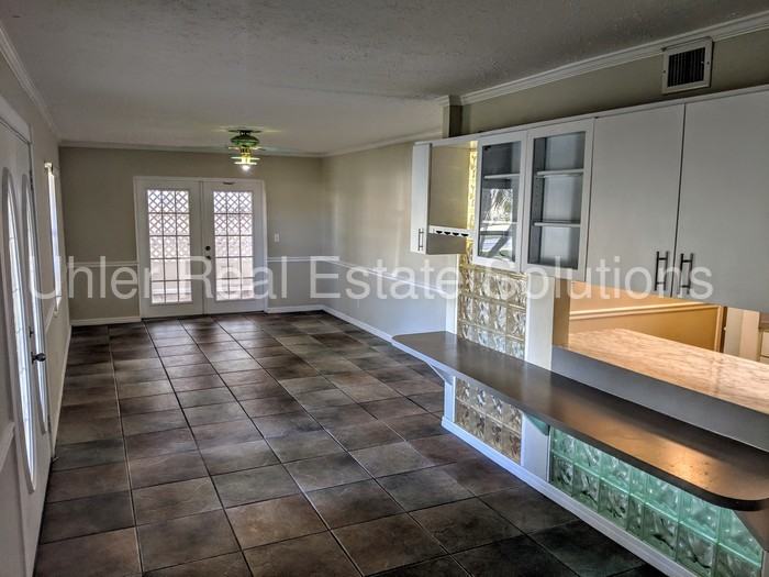 4920 Stolls Ave - Photo 3 of 17