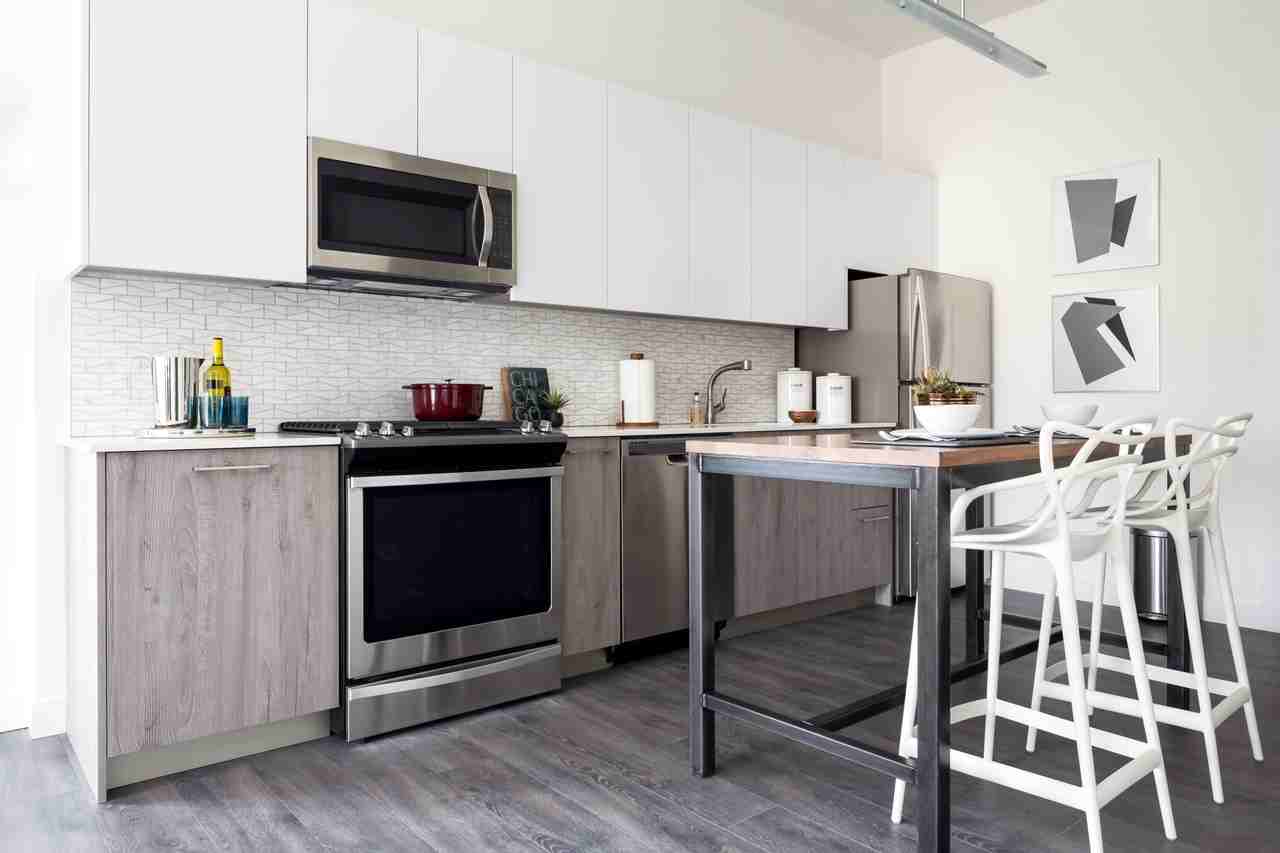 4185 W Irving Park Rd #4185-1 - Photo 3 of 13