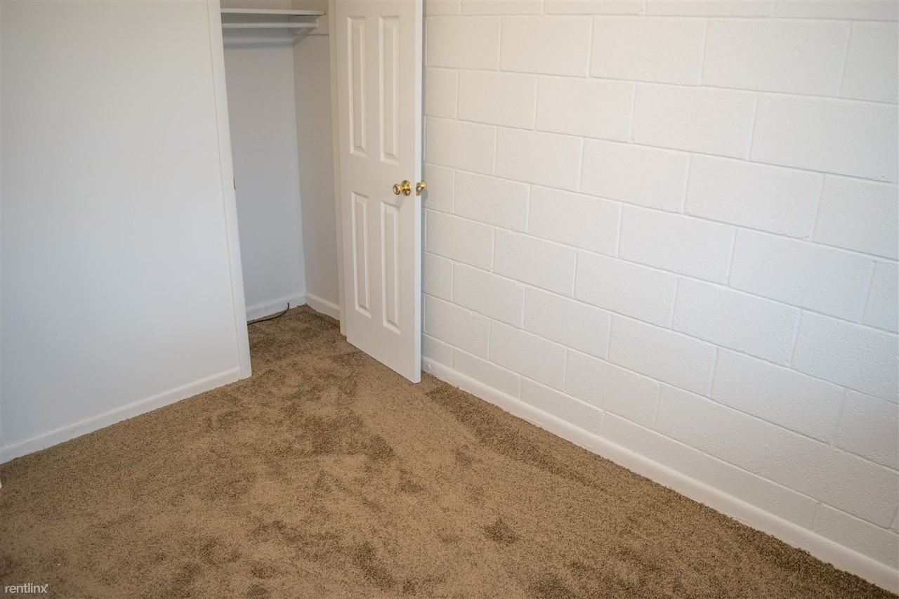 72 Harvey Pl - Photo 3 of 9