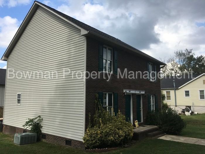 608 Bethpage Rd - Photo 2 of 11