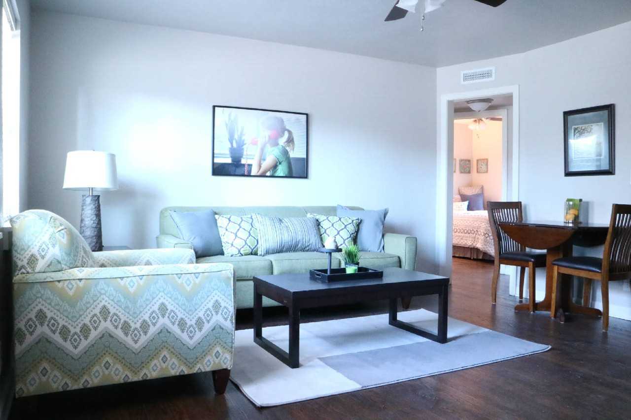 4620 Harrison St #1S - Photo 3 of 8