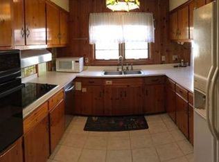 380 East Dr - Photo 2 of 4