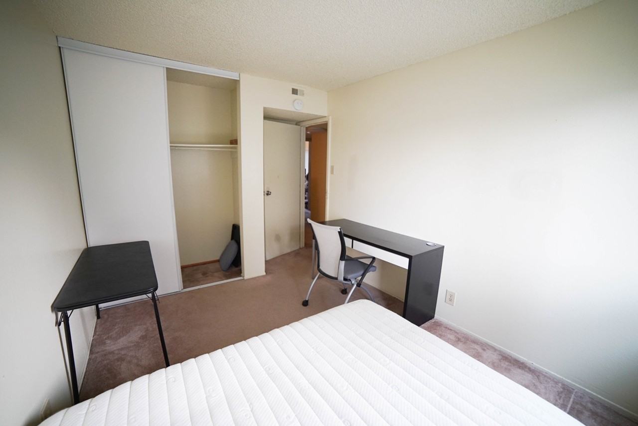 901 Avenue B - Photo 2 of 10