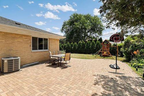 6822 Kenneth Ave - Photo 2 of 8