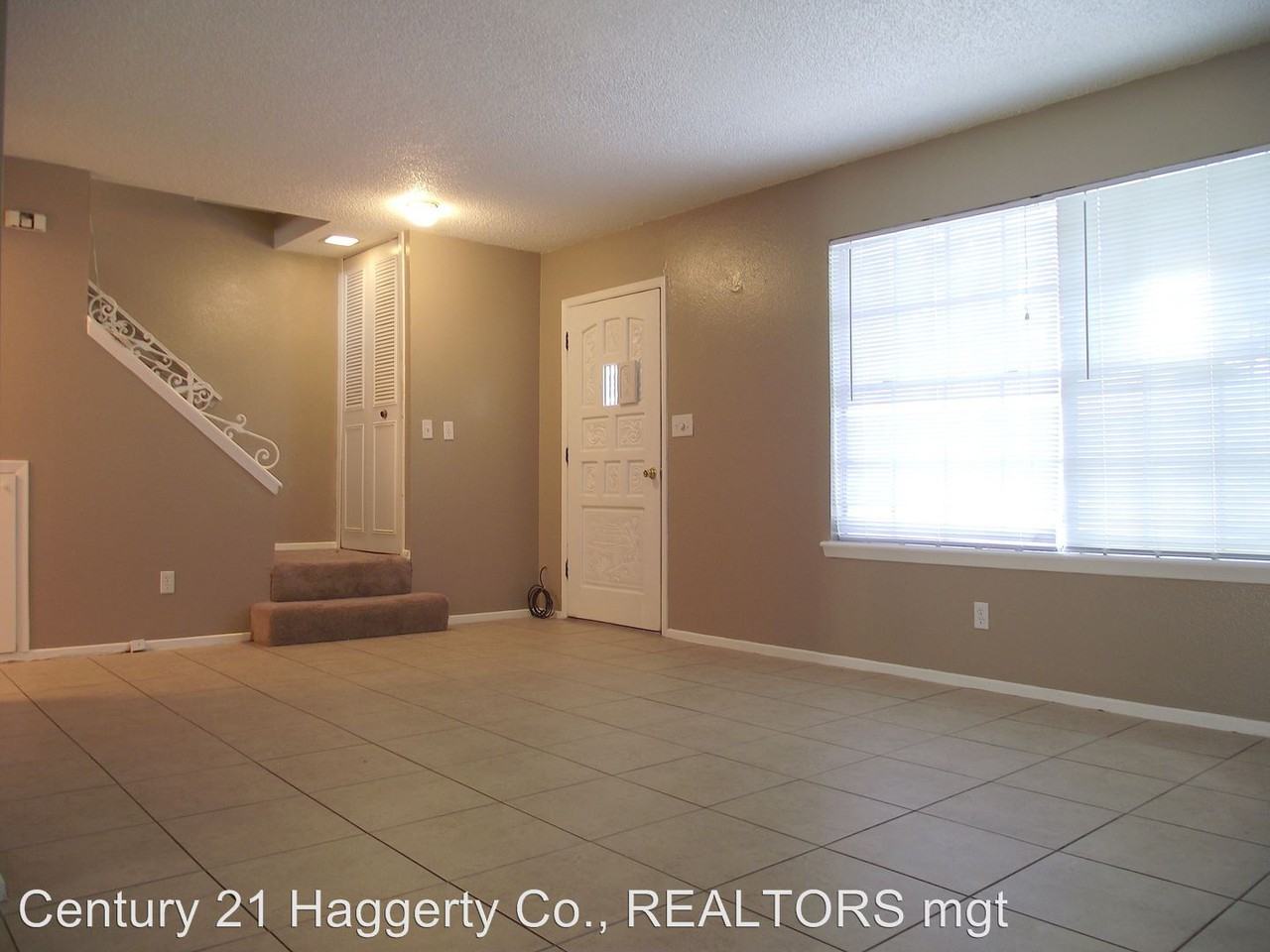 233 Maricopa Dr - Photo 2 of 29