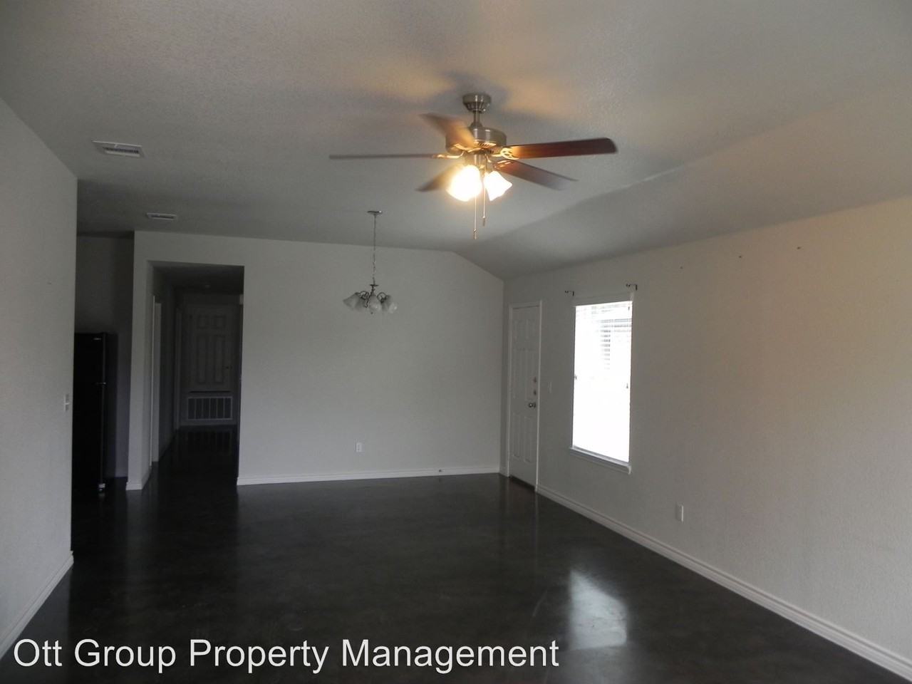 1600 Van Zanten - Photo 3 of 20