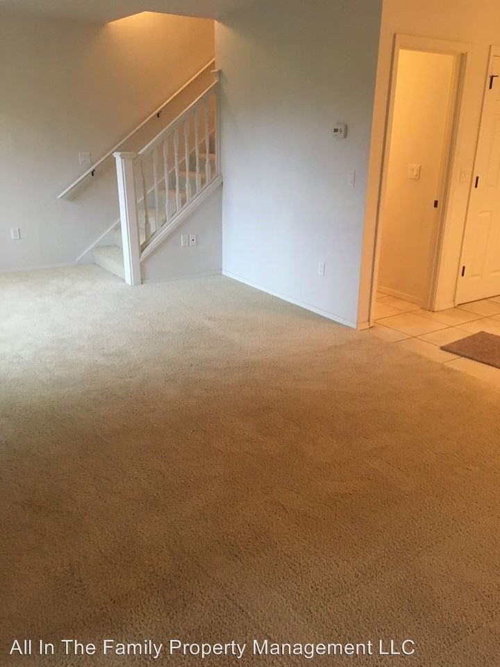 445 Harris Ln - Photo 2 of 11