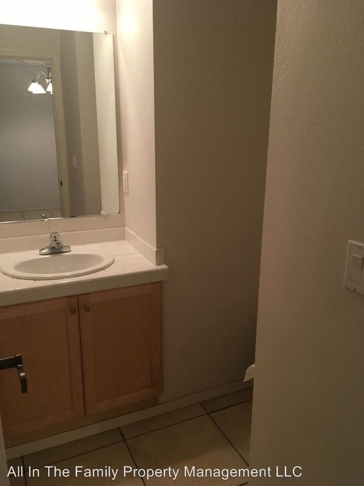 445 Harris Ln - Photo 3 of 11