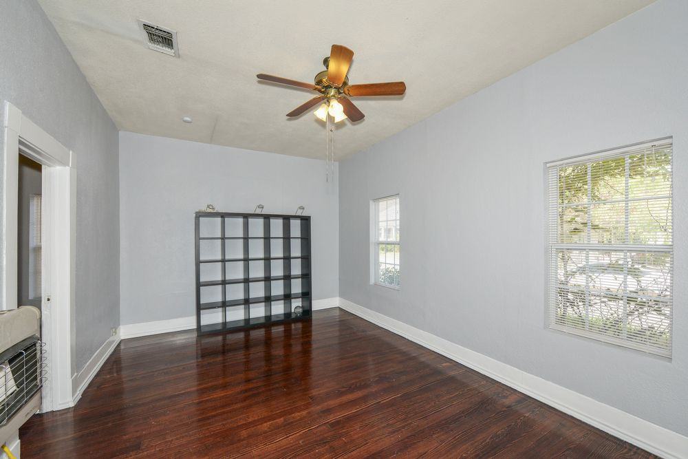 128 Park Ct - Photo 3 of 29