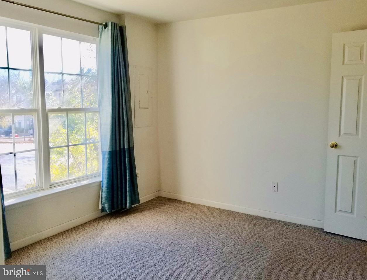 105 Cavalry Ct - Photo 3 of 18