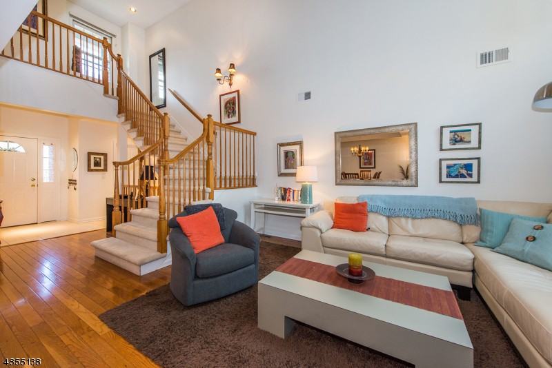 38 Meeker Ct - Photo 3 of 21