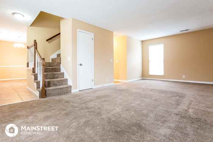 3125 Stoneybrook Cir - Photo 2 of 15