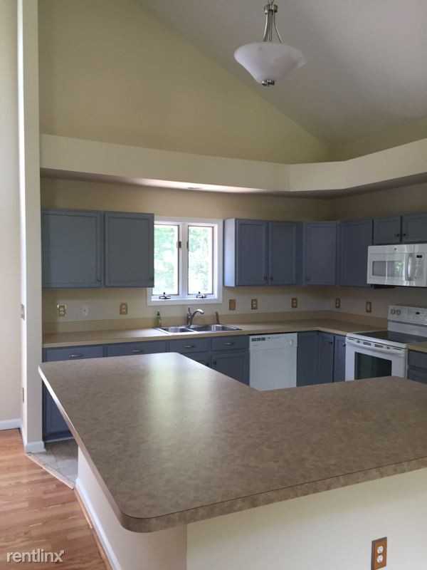 656 Mitchell Point Rd - Photo 3 of 8