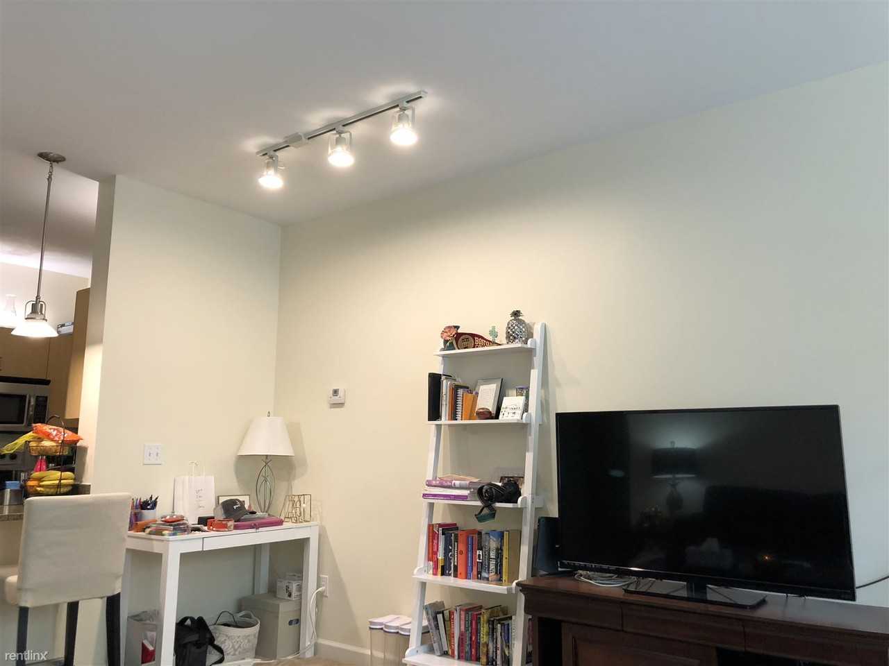 2 Banks Pl #2129 - Photo 3 of 9