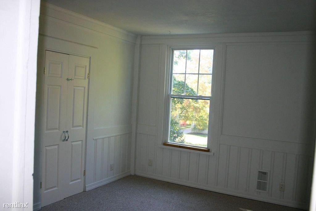 403 Thomas Ave #2 - Photo 2 of 9