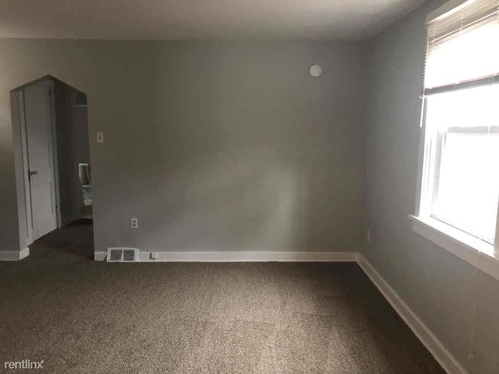 711 Louisa St - Photo 3 of 15