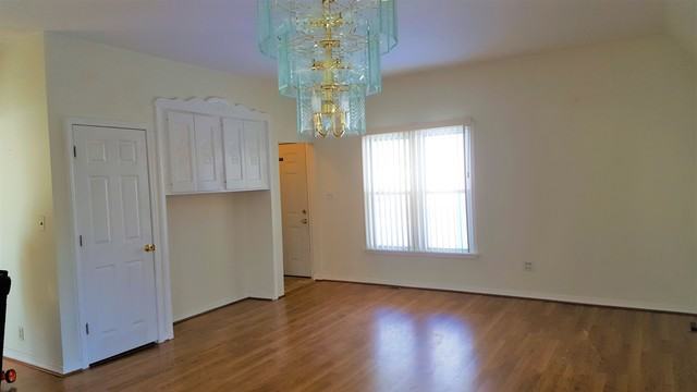 237 W Grand Ave - Photo 2 of 8