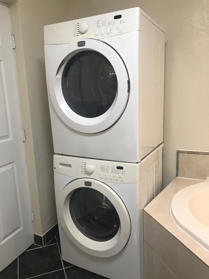 7911 Leander St - Photo 3 of 27