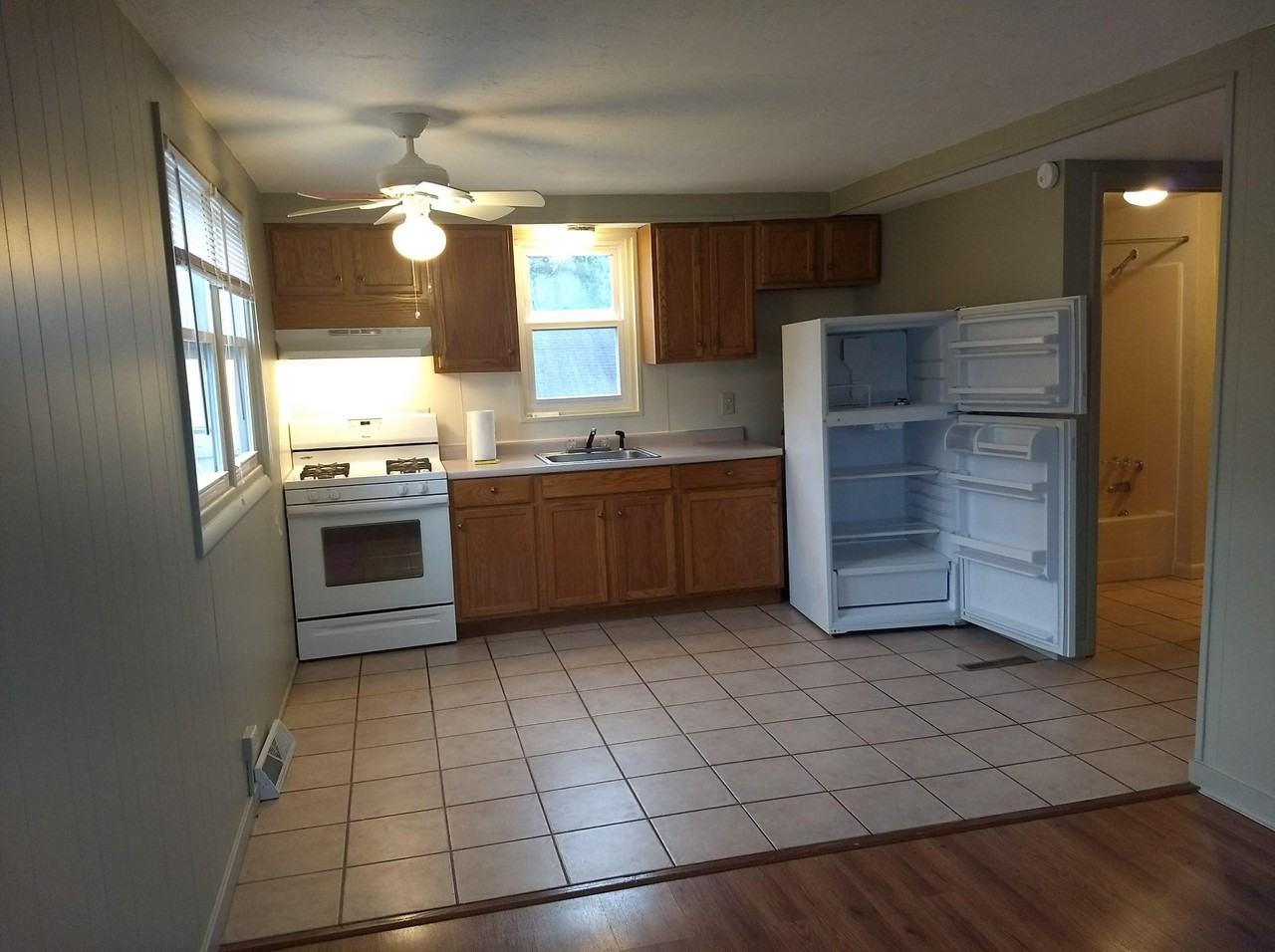 132 N Main St - Photo 2 of 19