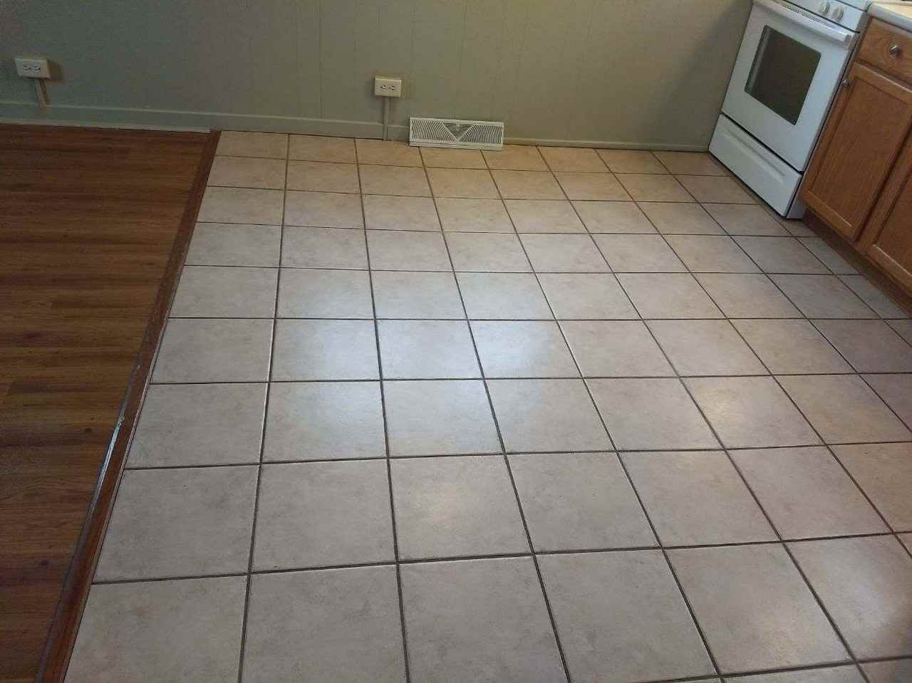 132 N Main St - Photo 3 of 19