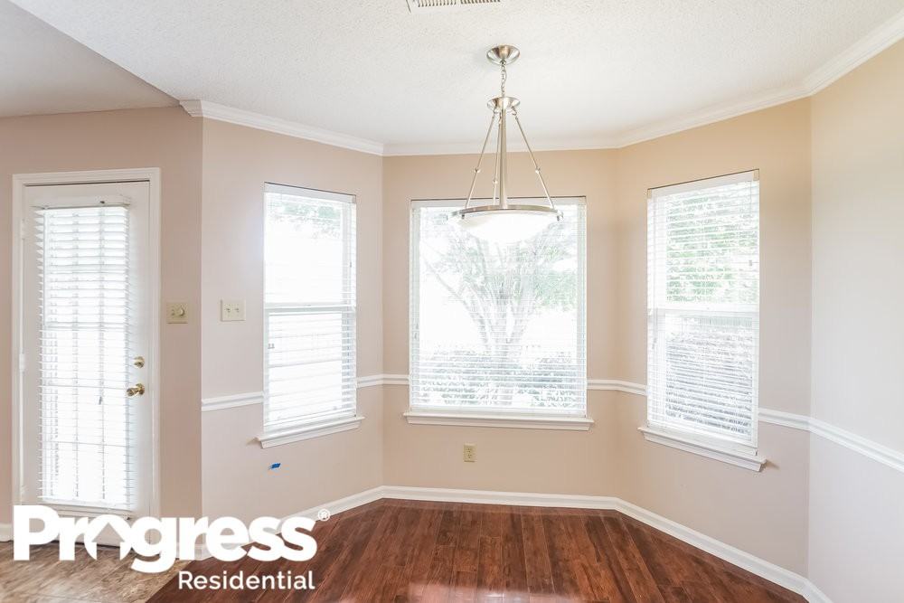 1346 Siskin Dr - Photo 2 of 16