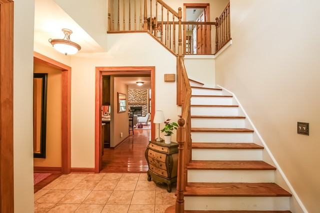 1351 Kenilwood Ln - Photo 3 of 41