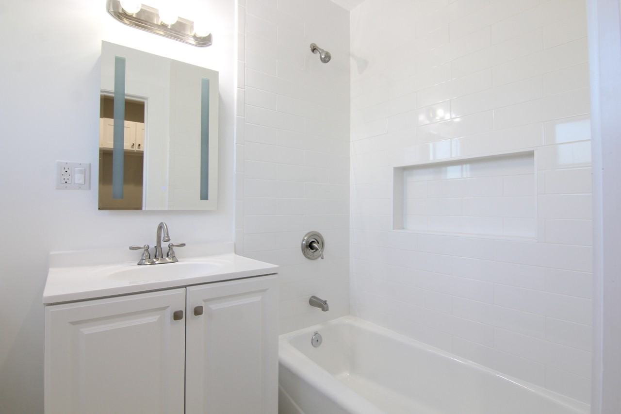 Fulton Ave. & Victory Blvd. - Photo 5 of 16