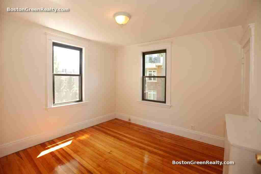 508 Heath Street - Photo 3 of 10
