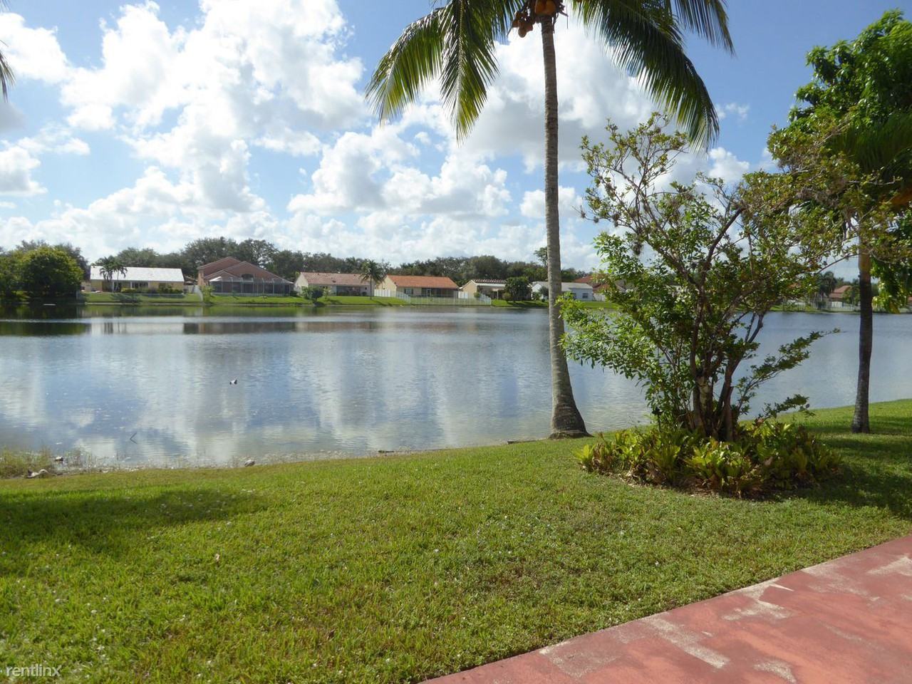 12631 SW 18th St - Photo 2 of 5