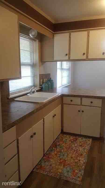 1014 Euclid St - Photo 2 of 12