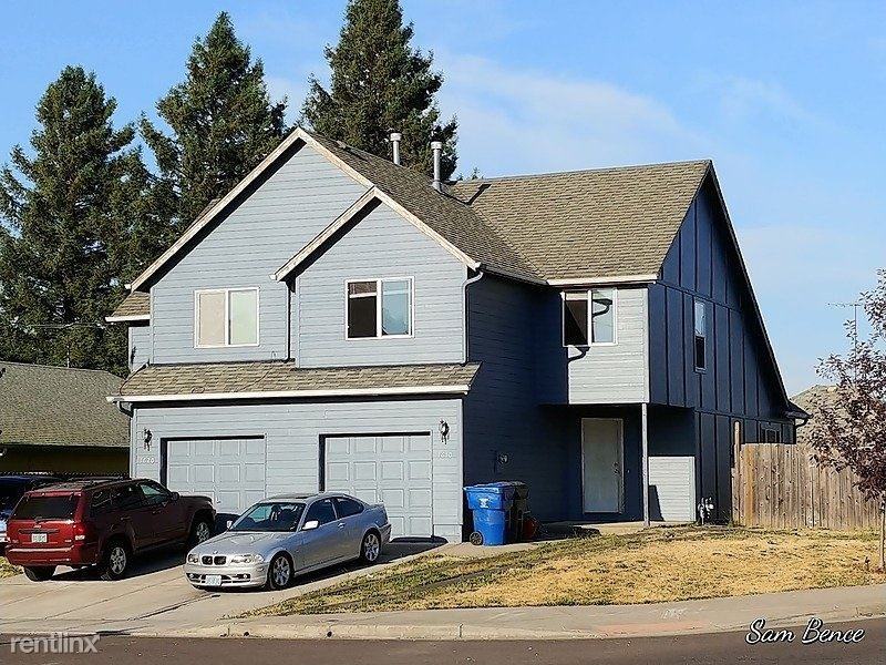 1620 Gem Pl NE - Photo 2 of 15