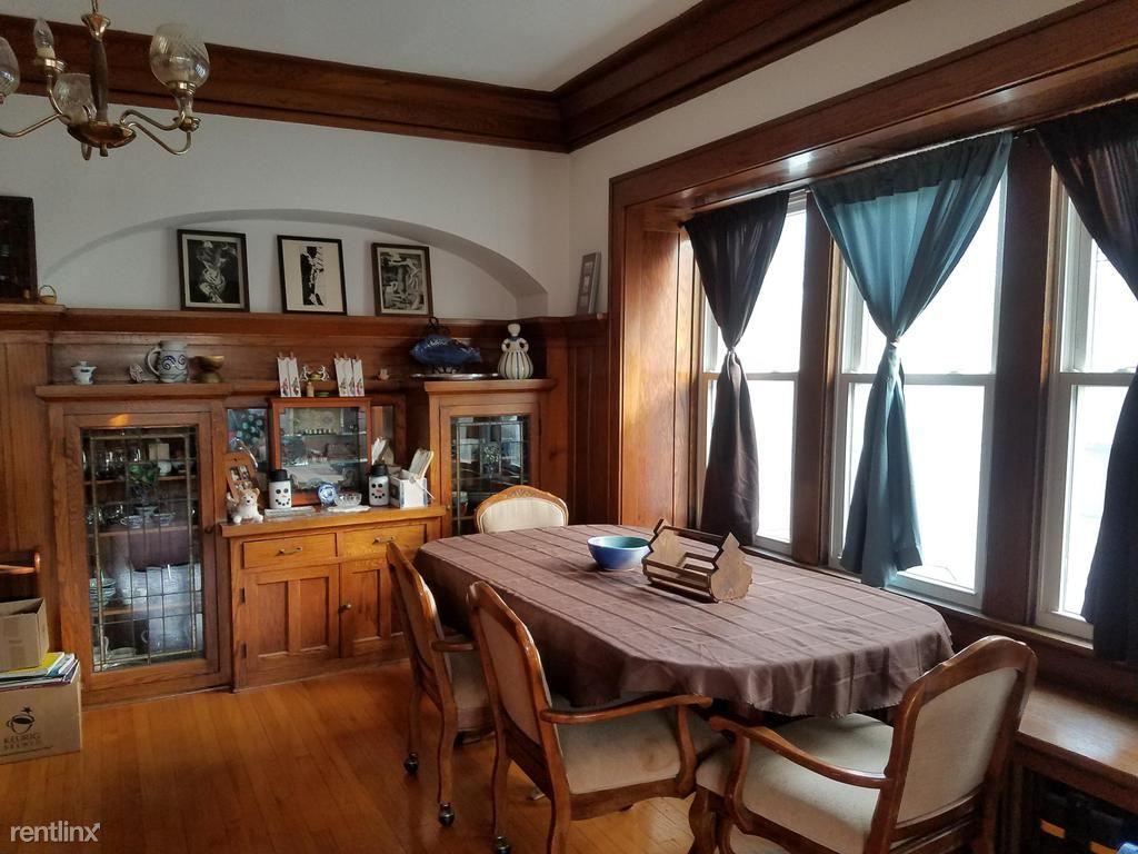 3934 N Maryland Ave - Photo 3 of 11