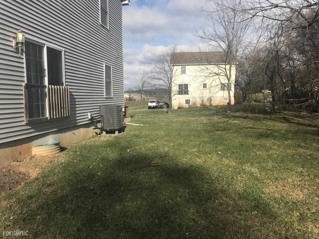 18 Jefferson Ave - Photo 3 of 23