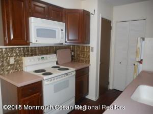 8 Mediterranean Ct - Photo 2 of 11