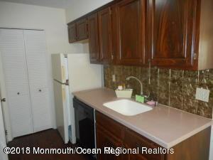 8 Mediterranean Ct - Photo 3 of 11