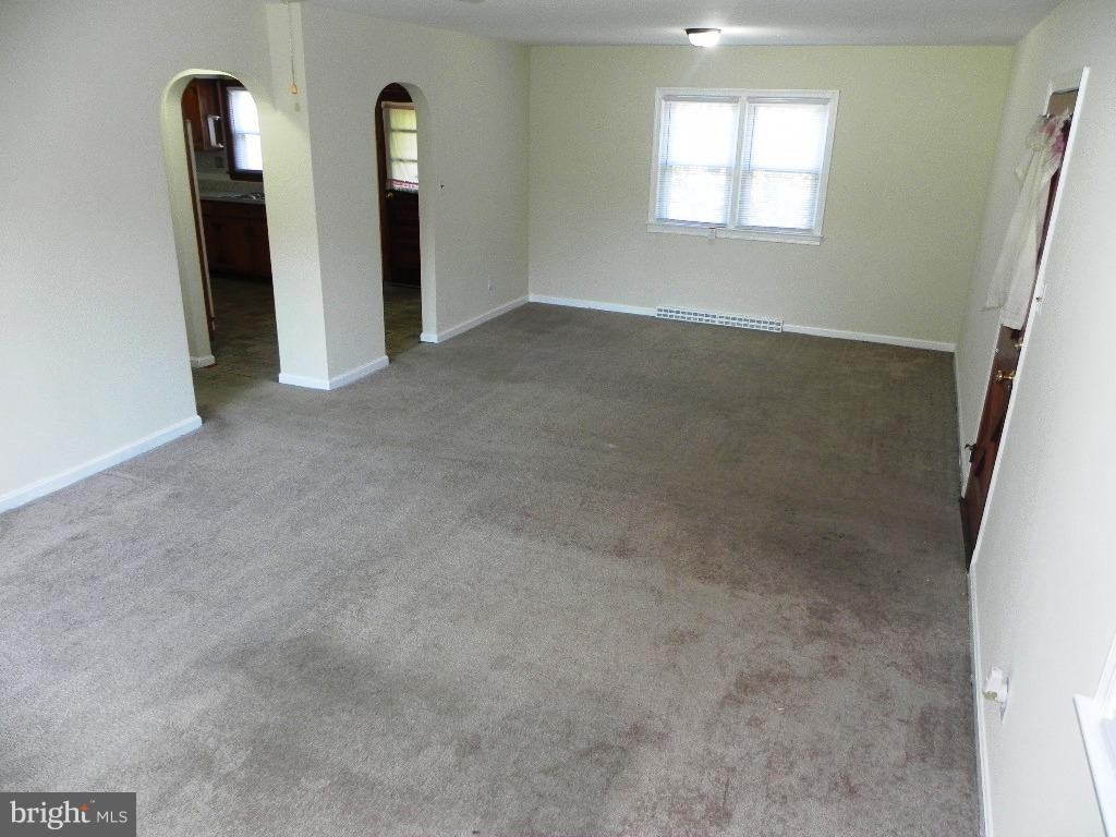 10170 Berry Rd - Photo 3 of 36