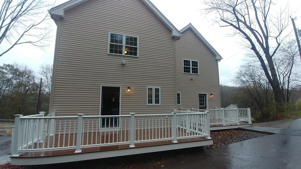 604 Main St - Photo 2 of 10