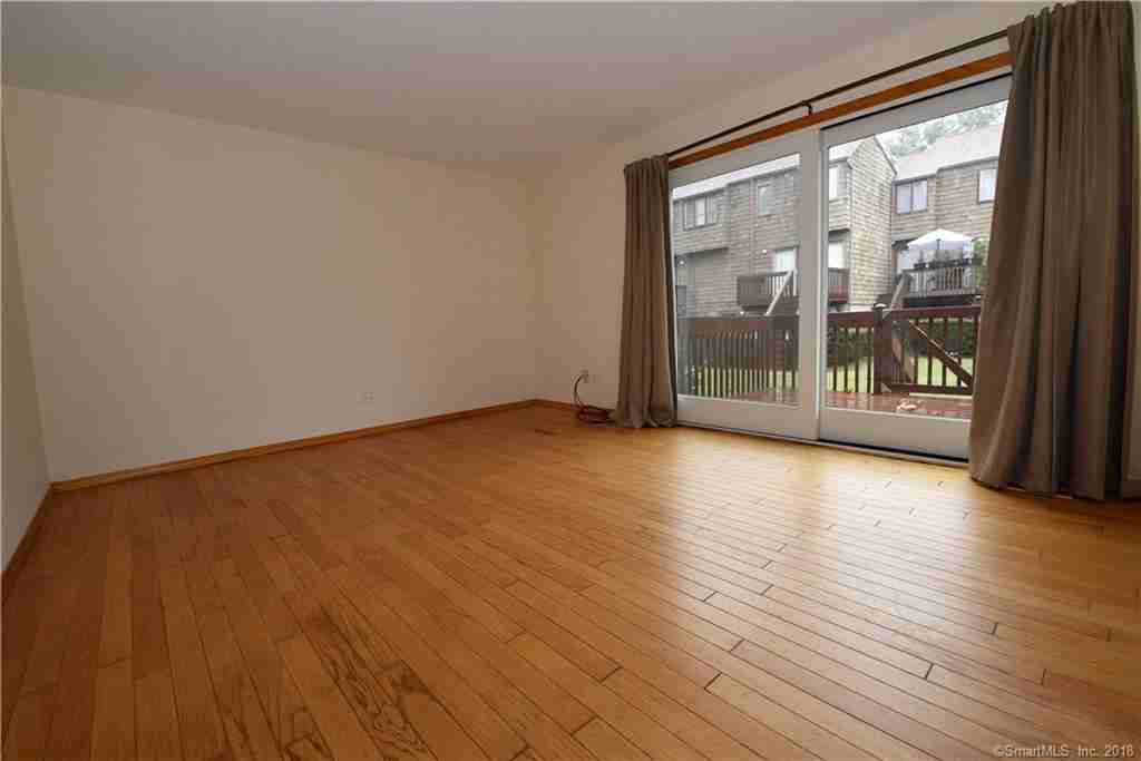 27 Towne House Rd - Photo 3 of 26