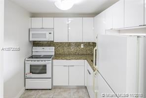 9143 Southwest 77th Avenue - Photo 2 of 6