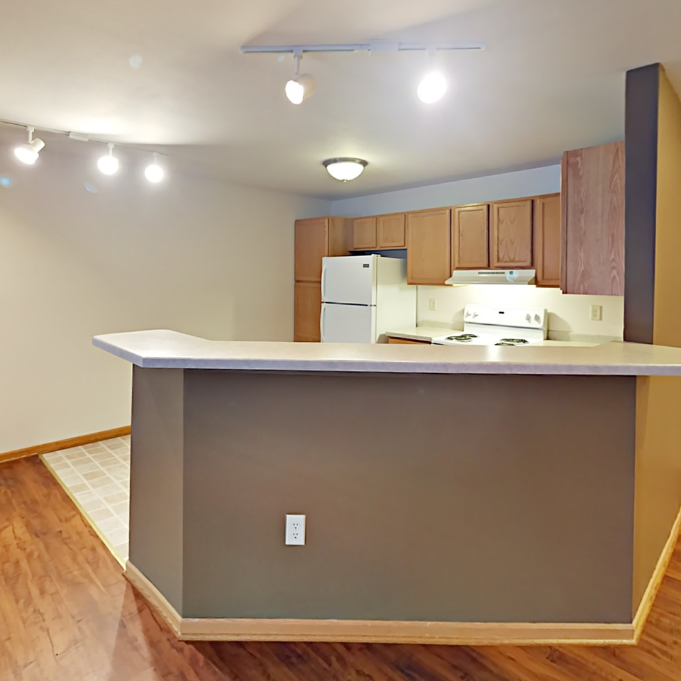 Underwood Station - Photo 5 of 34