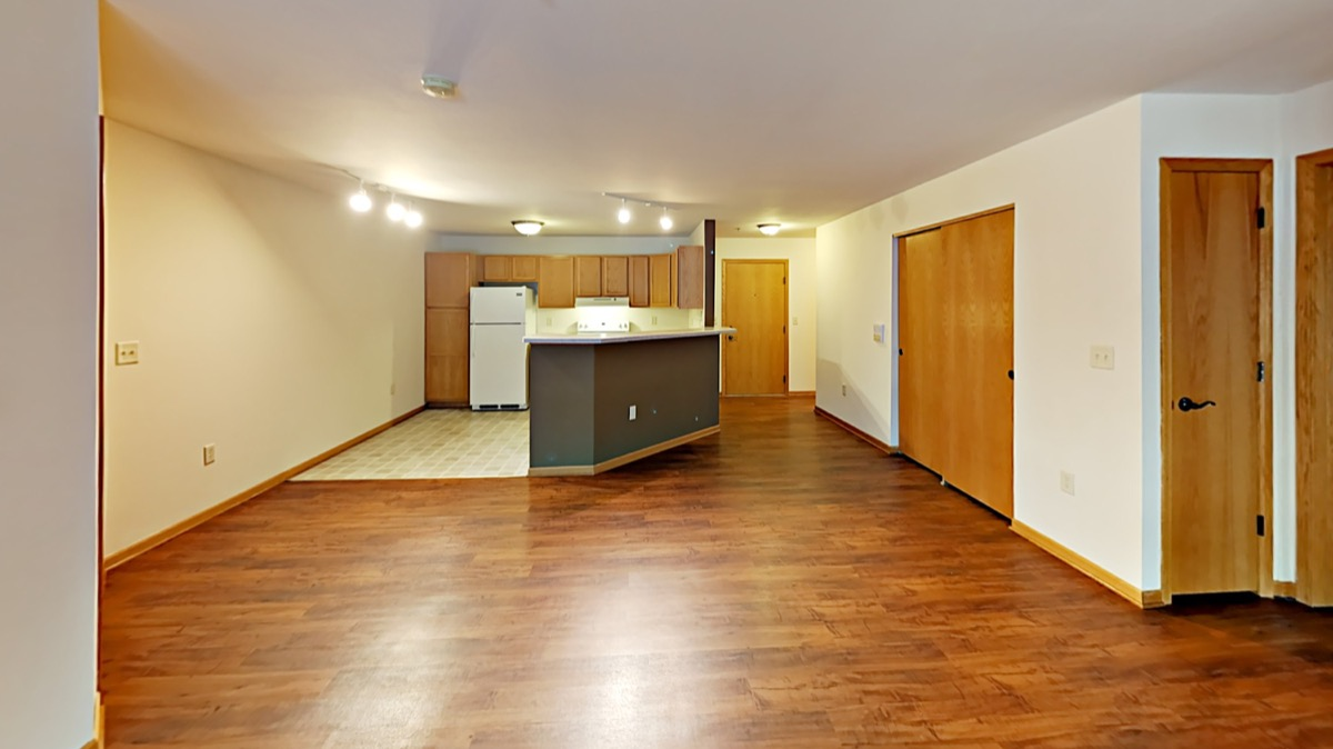 Underwood Station - Photo 2 of 34