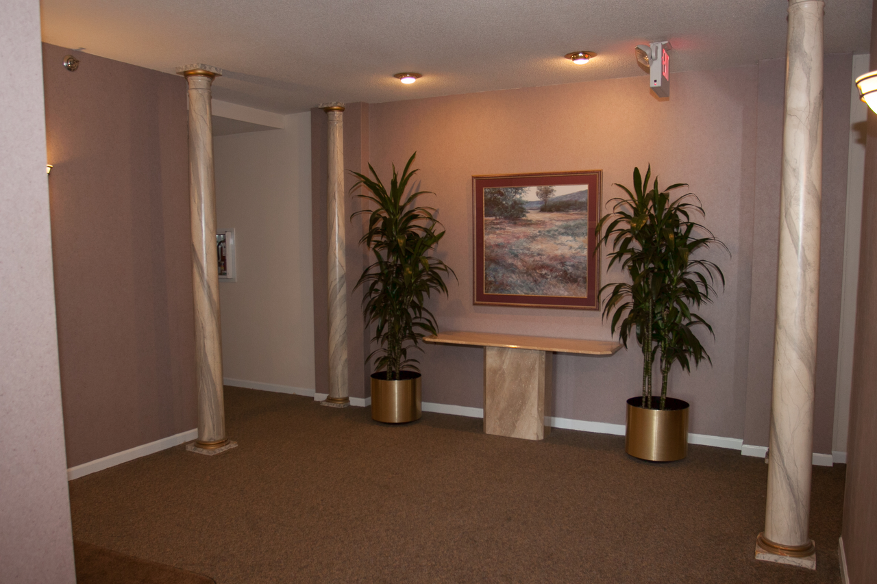 The Overlook Apartments - Photo 3 of 14