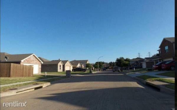 1813 Lynnwood Hills Dr - Photo 2 of 15