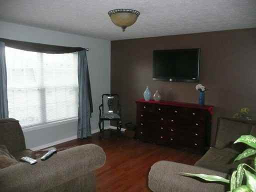 9713 Evanwood Ct - Photo 3 of 5