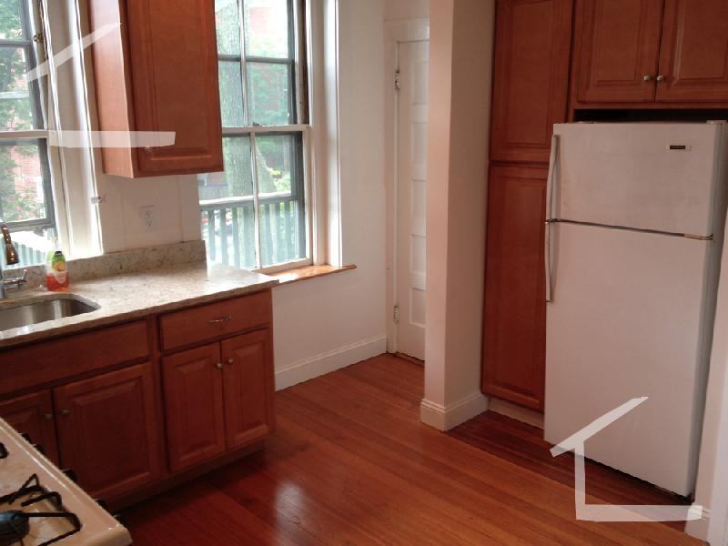 1699 Beacon St - Photo 3 of 9