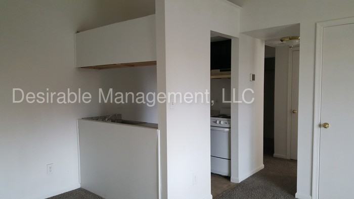 244 Pacific Dr - Photo 3 of 8