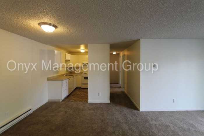 18126 NE Pacific Ct - Photo 2 of 14