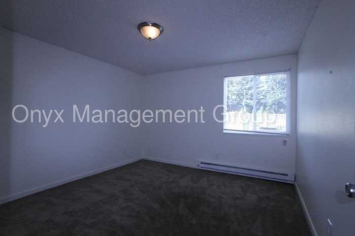 18148 NE Pacific Ct - Photo 2 of 8